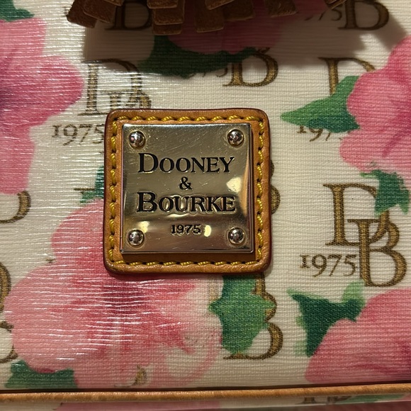 COPY - Dooney & Bourke bucket bag - Picture 3 of 8